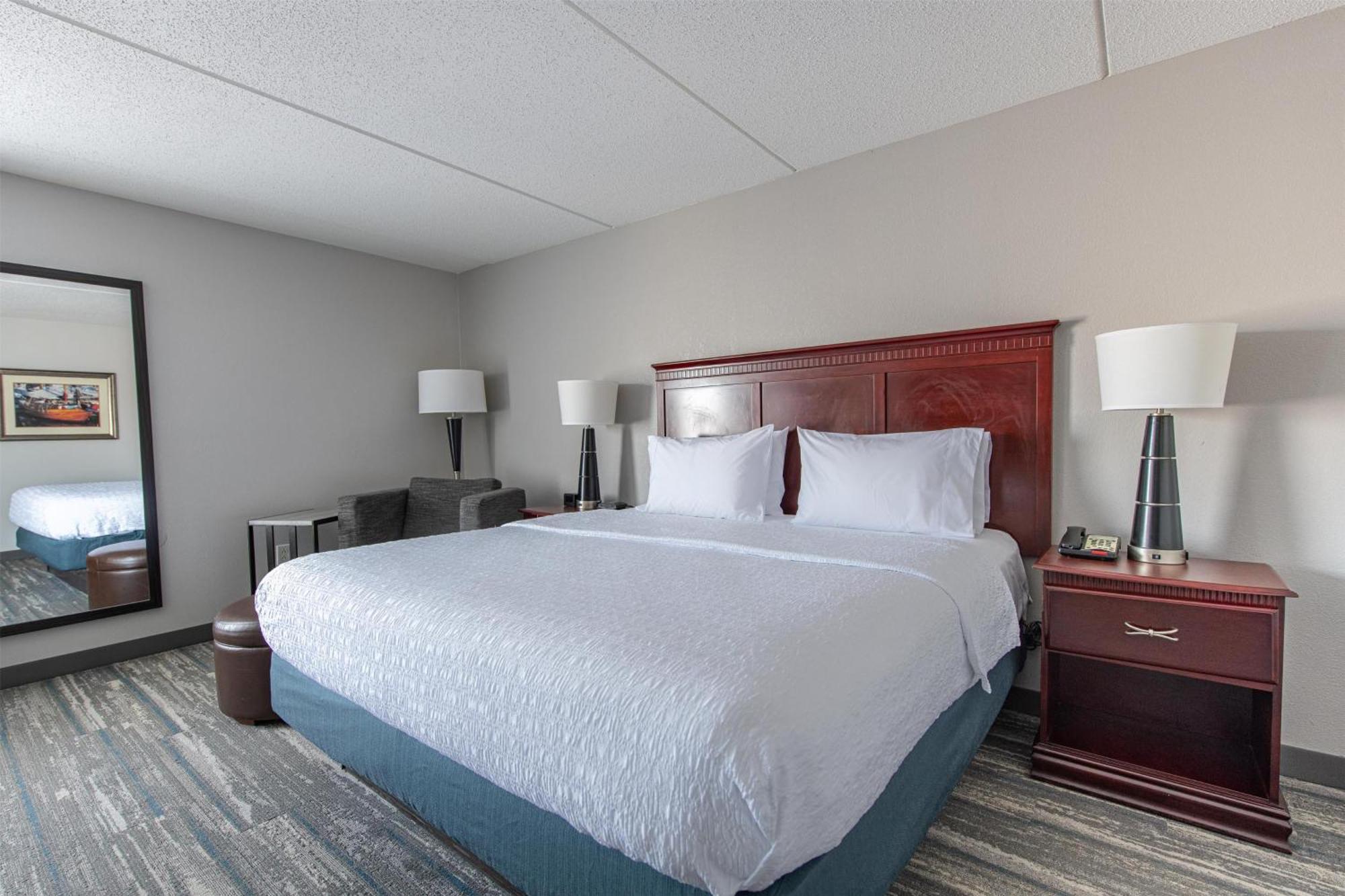 Hotel Hampton Newport News-yorktown 3*
