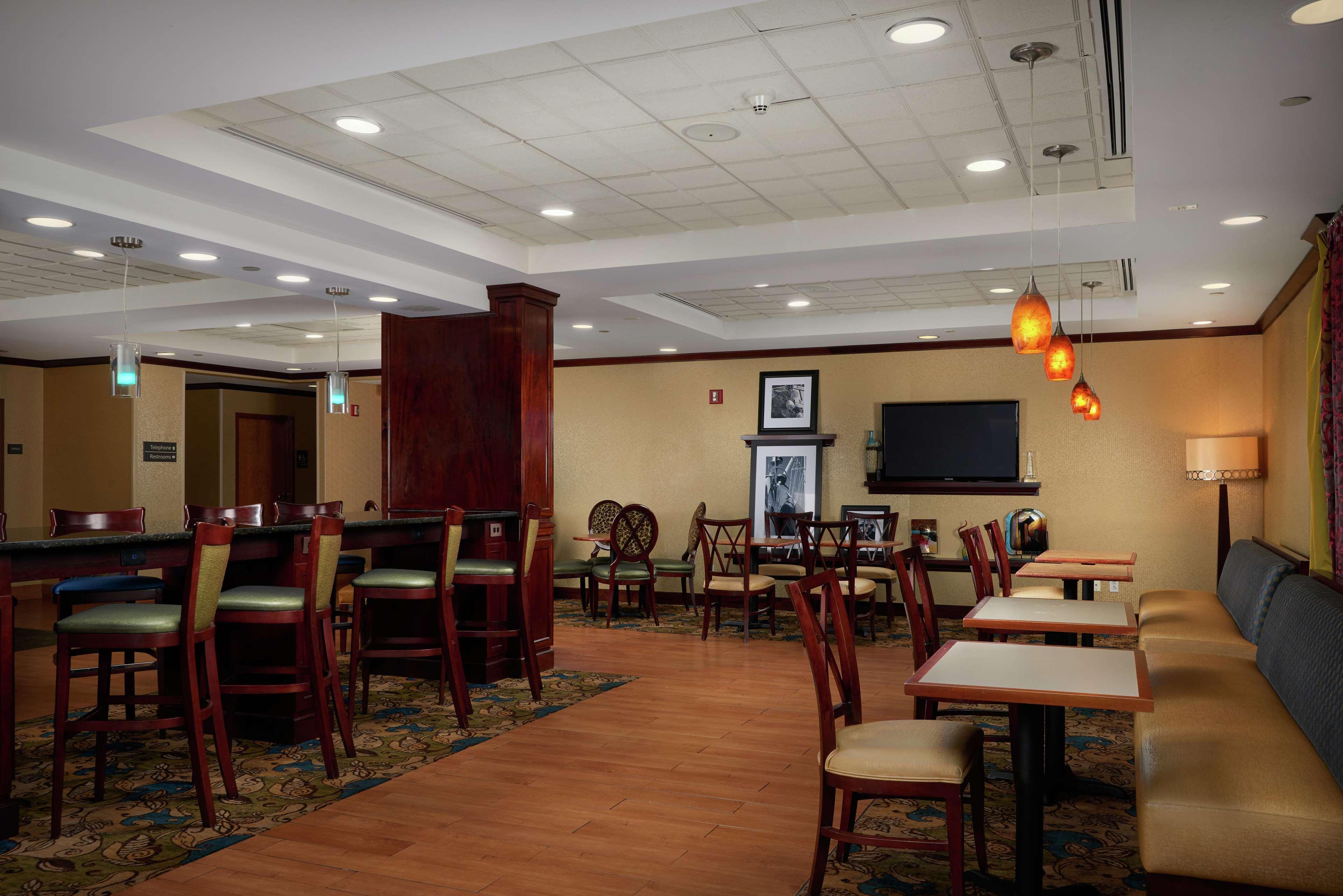 Hotel Hampton Newport News-yorktown 3*