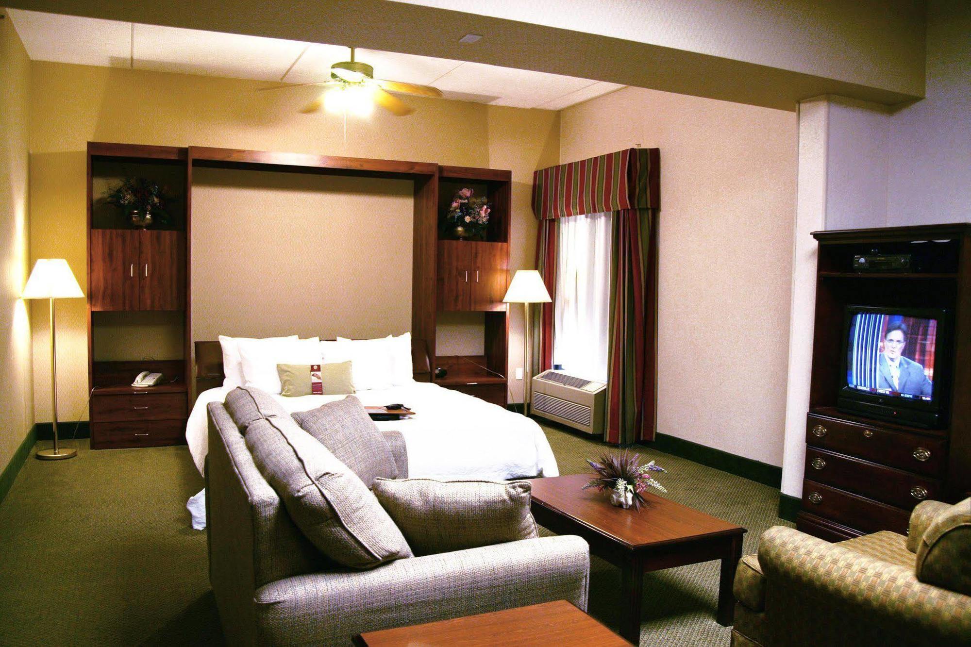Hampton Newport News-yorktown 3*